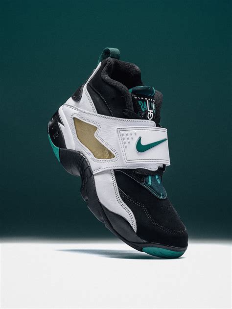 Diamond Turf Emerald