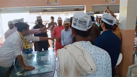 Katni Assembly Seat: आम आदमी पार्टी कार्यालय में कार्यकर्ताओं का हंगामा ...