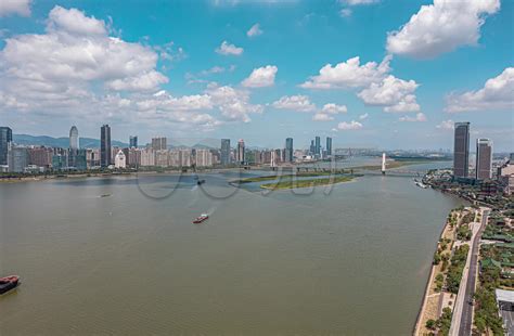 【携程攻略】南昌八一大桥景点,八一大桥横跨赣江，连接两岸，总长有1.9公里，是南昌的地标之一。现…