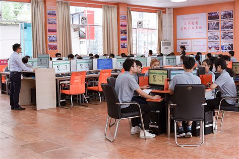 计算机组装实训室 - 实习基地 - 高碑店市职教中心