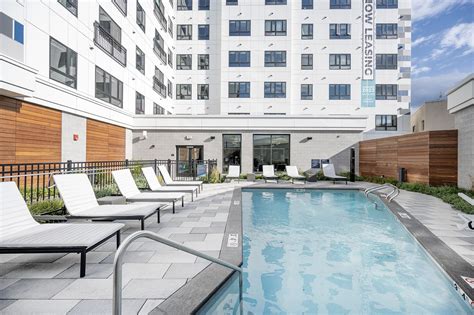 Courtyard Style Swimming Pool and Sundeck - Mosaic Apartments