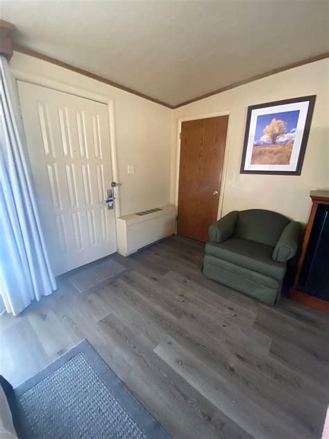 BEST WESTERN DUNMAR INN - Updated 2025 Prices & Hotel Reviews (Evanston ...