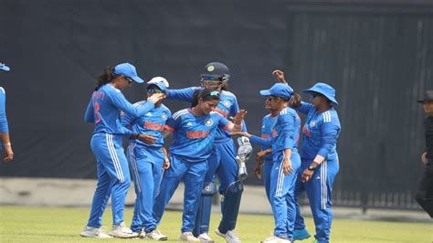 Indian women's team beat Bangladesh by 7 wickets in first t20 took 1-0 ...