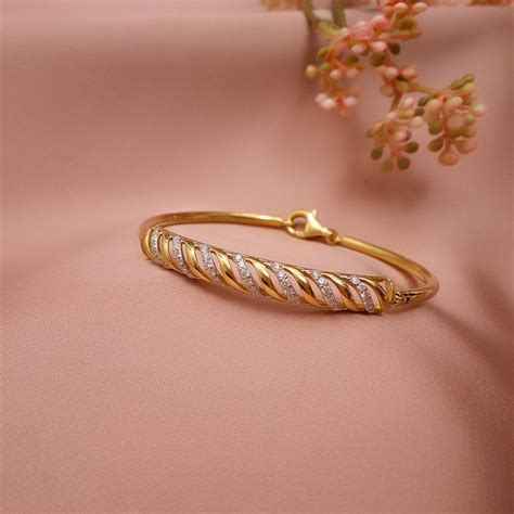 Buy Divinity Women Diamond Bracelet 18 KT yellow gold (9.42 gm ...