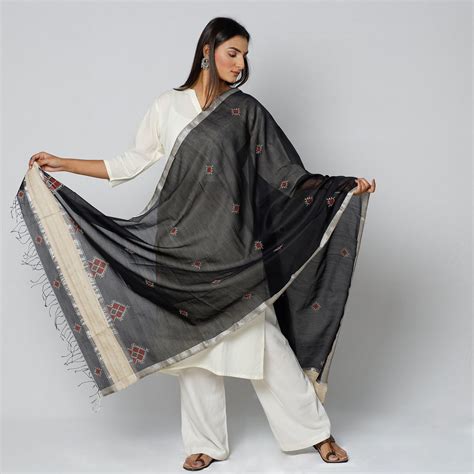 Gavanti Kasuti Hand Embroidered Handloom Maheshwari Silk Dupatta