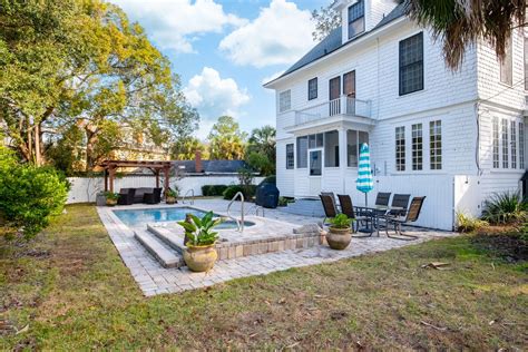 Beyond AirBNB Gainesville FL: StayGainesville's Curated Comfort