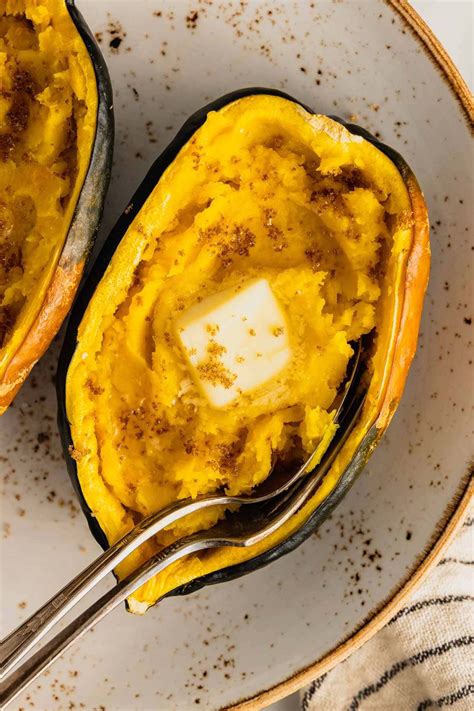 How to Cook Acorn Squash in the Microwave - Midwest Nice