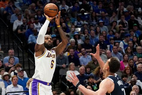 Lakers - Mavericks live updates: Final score, stats and highlights