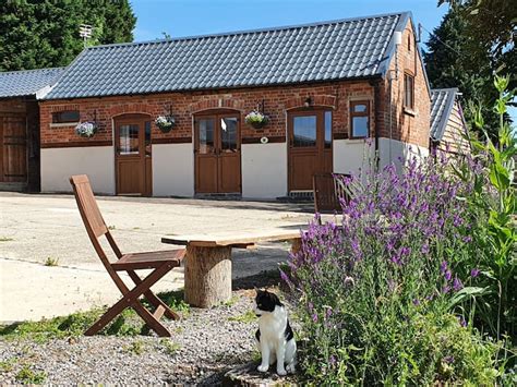Farm close to Cheltenham with stunning views - Barns for Rent in ...