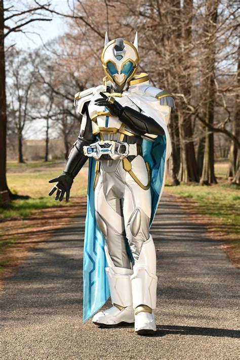 Kamen Rider Outsiders 3