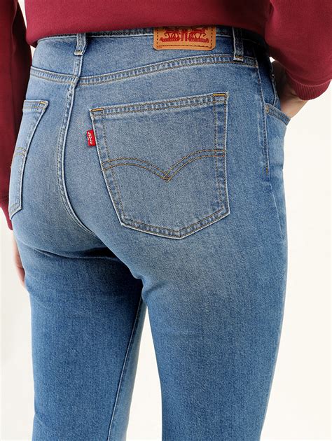 Women's 724 Blue Slim Straight Fit High Rise Jeans – Levis India Store