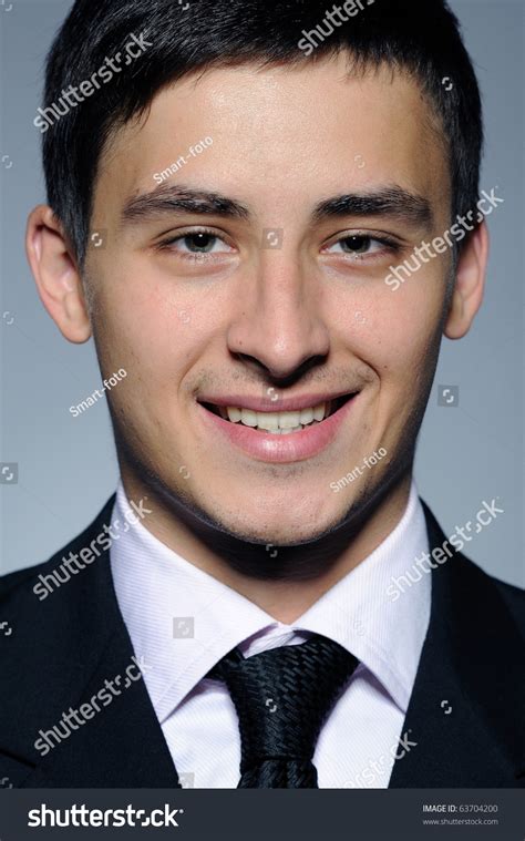 Weird Looking Man in Business Suit 的图像结果