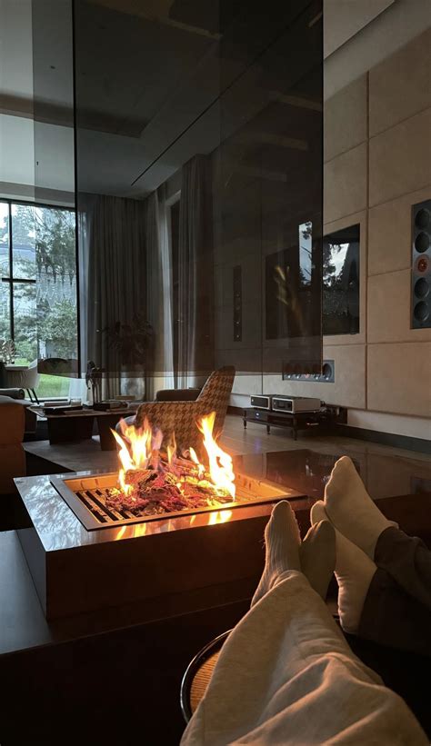 Un coin salon chaleureux et confortable | Cozy rich house, Luxury cozy ...