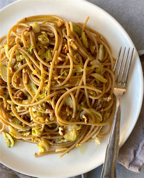 Leek and Brussels Sprouts Pasta - Monday Dreams