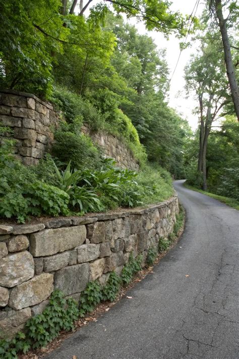 16+ Creative Steep Driveway Retaining Wall Ideas