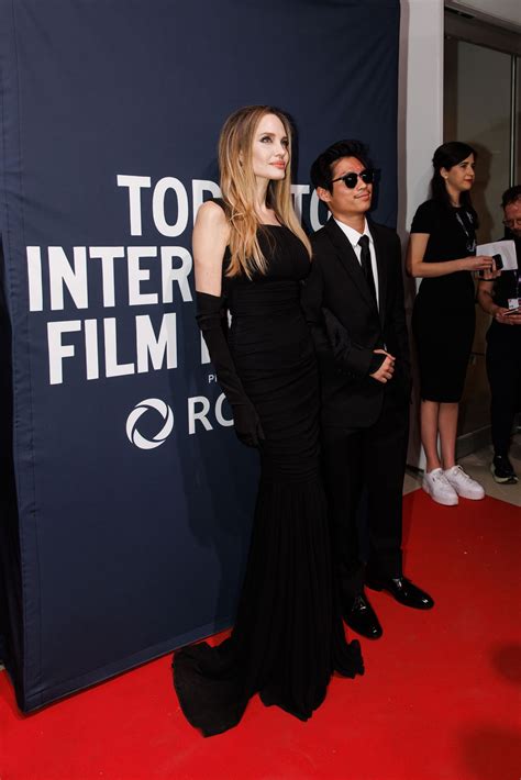 Pax Jolie dopo l'incidente: le foto sul red carpet di Without Blood con ...