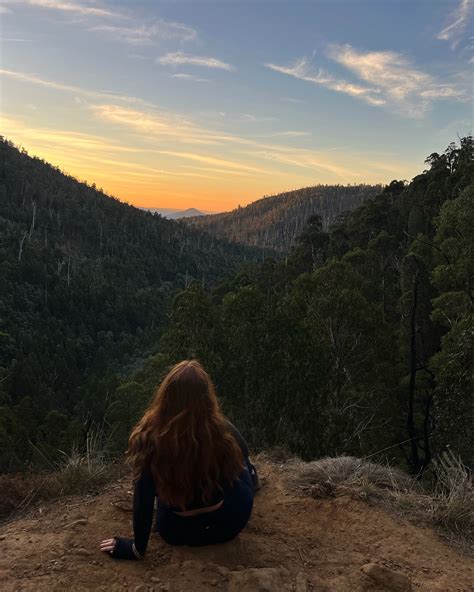 Ryleigh Hodgins | Just a bunch of mirror selfies no one asked for | Instagram