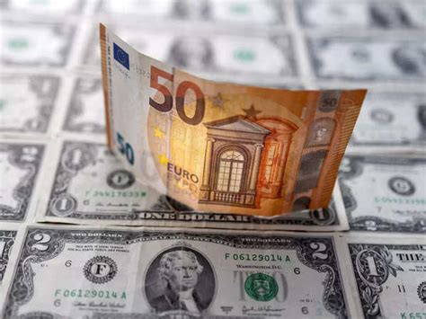 For the first time in two decades, the price of the euro came equal to ...