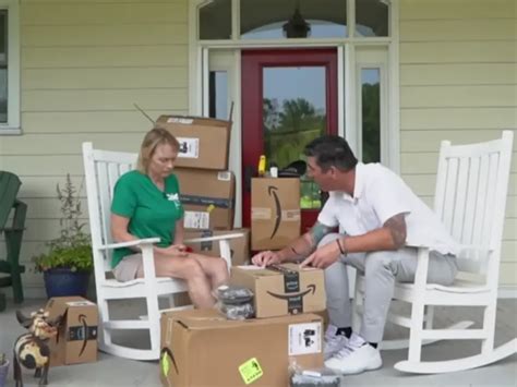 US Woman Receives Over 100 Amazon Packages With 1,000 Headlamps, 800 ...
