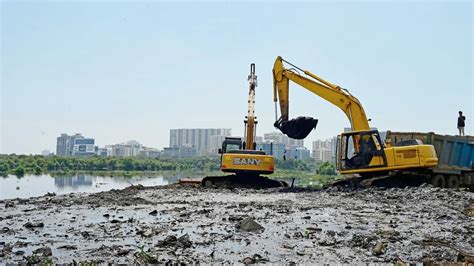 Mumbai: Buffer zone violations around Mithi river raise flood risks