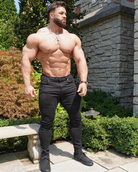 Taiwanese muscle jock (27) : r/ClothedMuscle