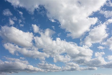 Gambar : alam, horison, cahaya, langit, sinar matahari, suasana, siang hari, gumpalan awan, biru ...