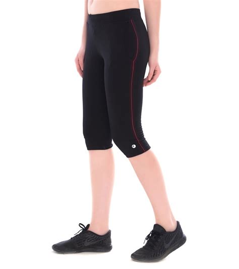 Lovable Lycra Solid Black Capri - Evolution Capri Black - M : Amazon.in ...