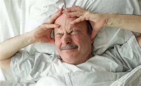 年过60岁，只需要睡5个小时就足够了？中老年人睡觉指南你了解吗_腾讯新闻