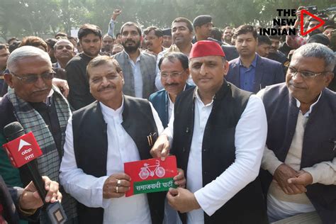 Reunion: Shivpal merges his party into SP as Dimple wins Mainpuri THE ...