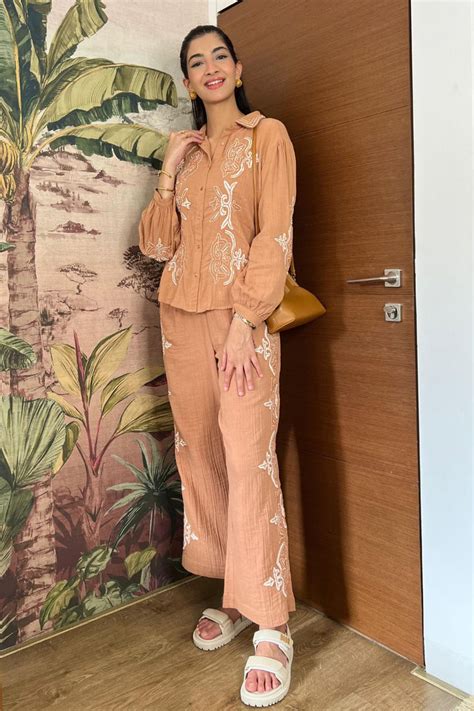 Celebrities & Influencers – Style Island