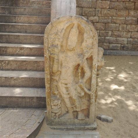 Sri Maha Boodhi Temple, Anuradhapura - TripAdvisor