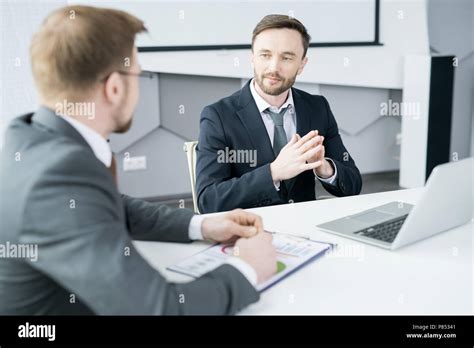 Business Person Meeting 的图像结果