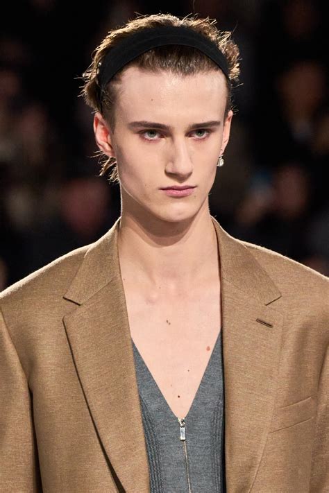 This Bella Hadid-approved drugstore accessory was all over fashion week ...