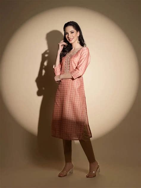 Peach Embroidered Muslin Kurta – Global Republic