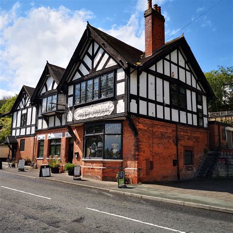 NORTHWICH ANTIQUES & COLLECTABLES CENTRE (2026) All You Need to Know ...
