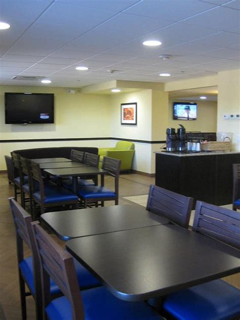 IHG ARMY HOTELS RING HALL (Fort Gordon) - Specialty Hotel Reviews ...