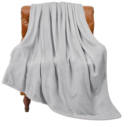 Amazon.com: BEDELITE Fleece Blanket Twin Size Light Gray Throw Blankets ...