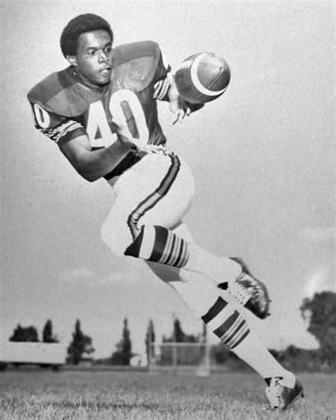 Gale Sayers, Bears legend and Hall Of Famer, dies at 77 - Windy City ...
