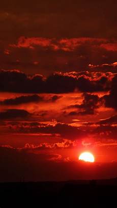 Free Screensavers For Iphone by Free Wallpapers And Screensavers Iphones Wallpapersafari Free Screensavers For Iphone