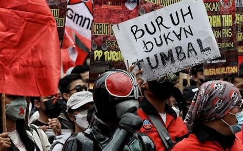 Plus Minus Aturan Perppu Cipta Kerja Bagi Pekerja, Lebih Untung Atau ...