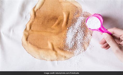 कपड़ों पर चाय गिरने से लग गए हैं धब्बे तो घबराएं नहीं, इन क्लीनिंग ...