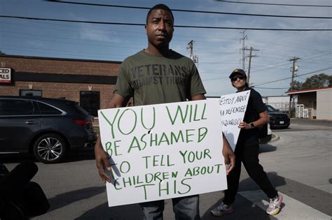 Chicago ICE Raids: Trump Administration Enforcement & Impact - World ...