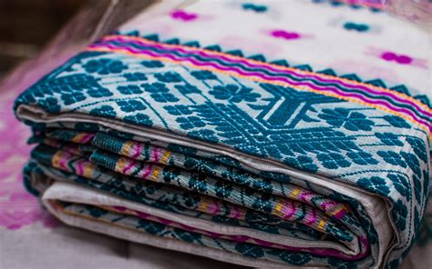 7 Stores Where You Can Pick Up Stunning Sarees For Pujo This Year ...