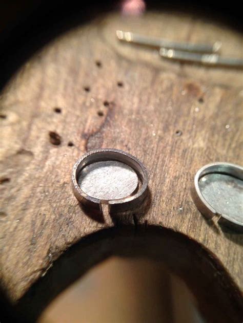 Making Bezel Jewelry 的图像结果