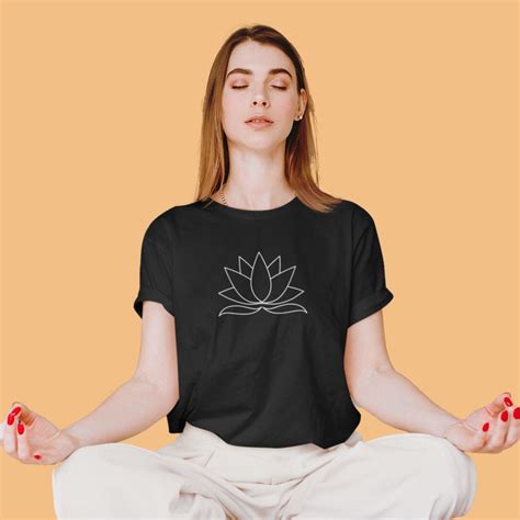Lotus Leaf Stroke Combed Cotton Black Women Yoga T-shirt
