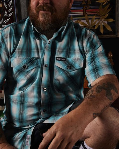 NWT Dixxon Flannel Dogtown Bamboo Blue Plaid Short Sleeve Shirt Small | eBay