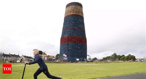 Ireland: Northern Ireland's unionists parade amid political uncertainty ...