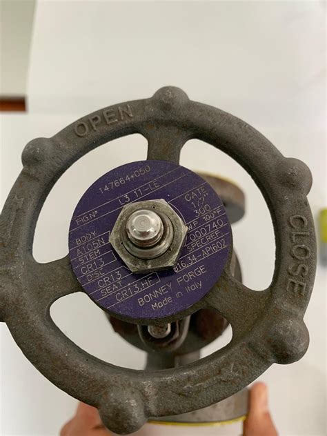 VALVULA DE COMPUERTA BRIDADA DE 1/2” CLASE #300 – YERSCOMMERCE