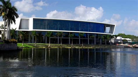 University of Miami Donna E. Shalala Student Center - Arquitectonica ...