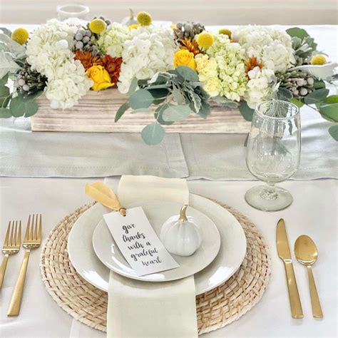 62 Beautiful Thanksgiving Table Settings to Charm Guests